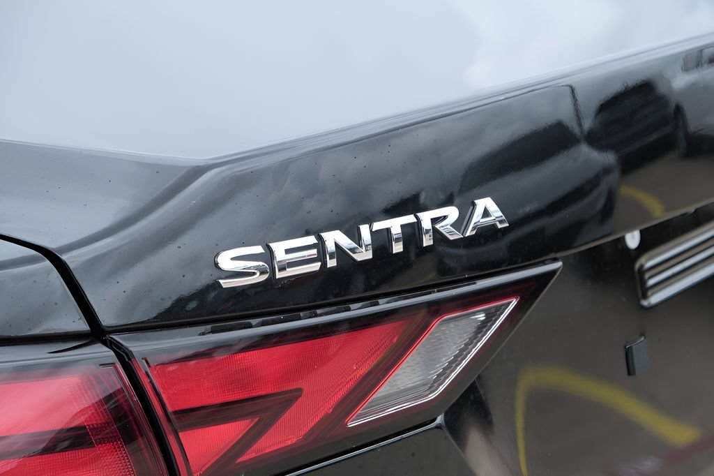 Used 2025 Nissan Sentra SV FWD image 33