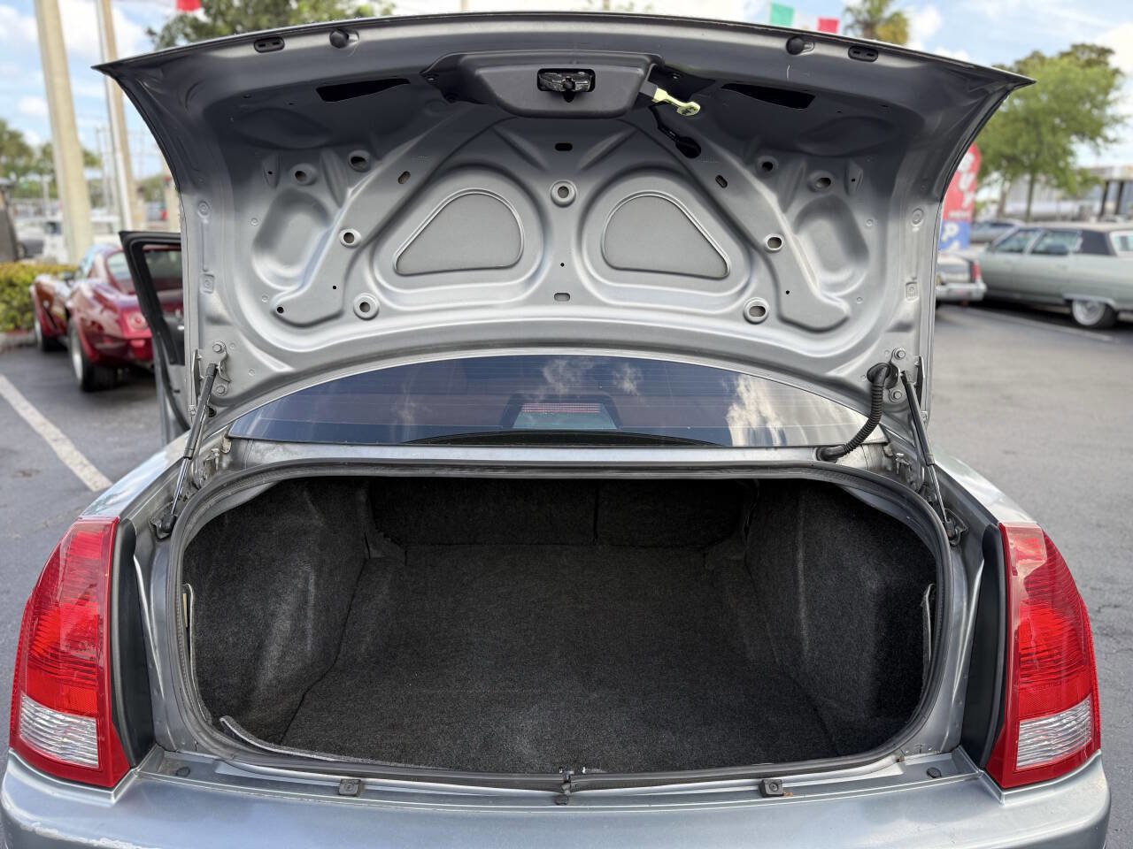 Used 2006 Chrysler 300 Touring RWD image 22