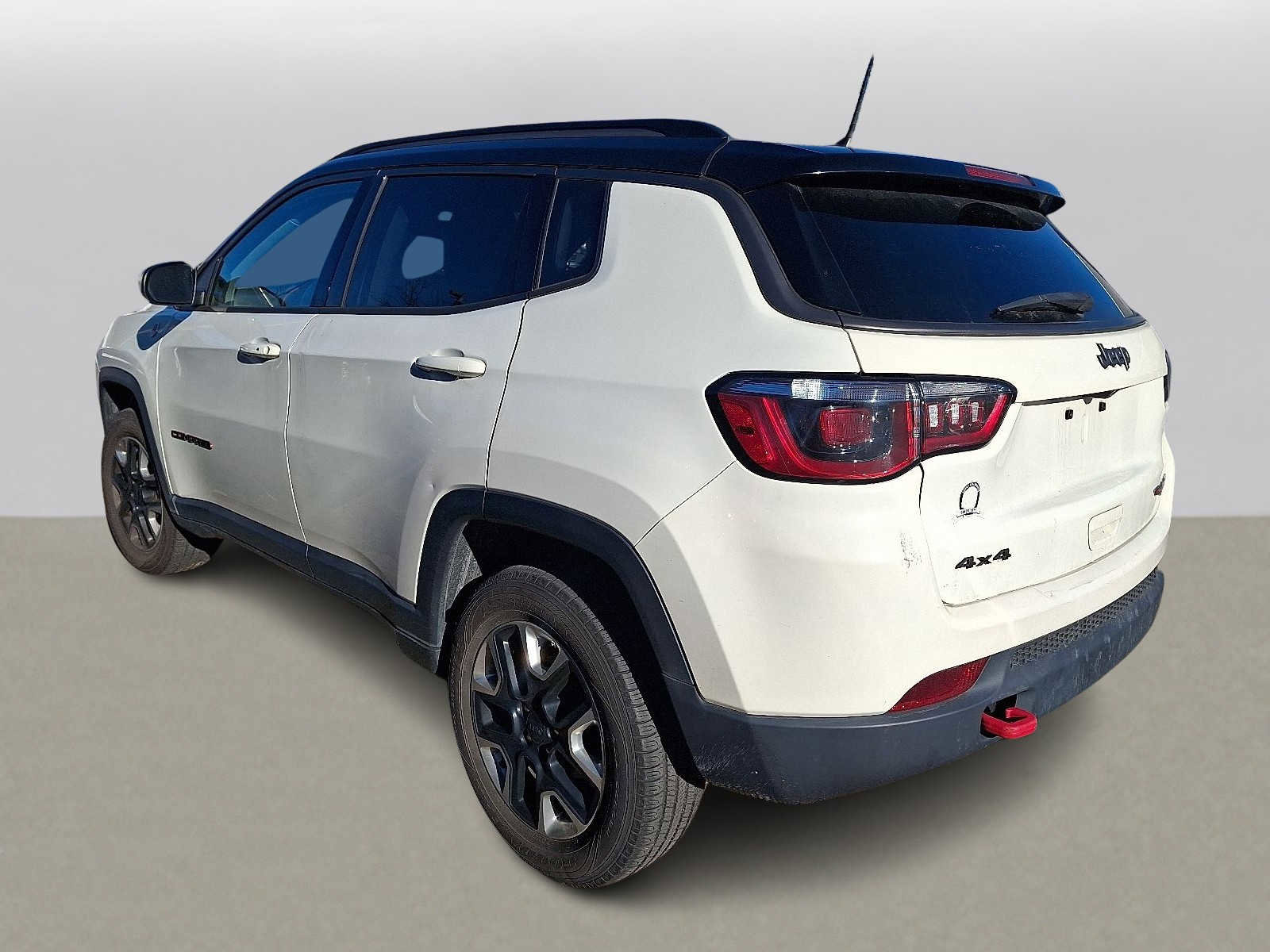 Used 2018 Jeep Compass Trailhawk image 4