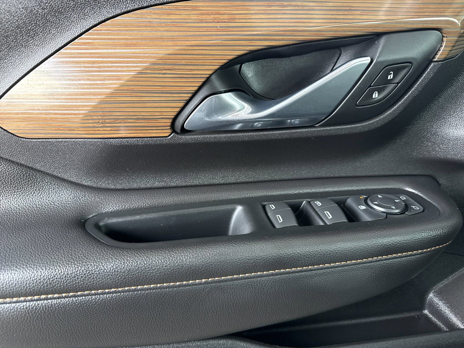 Used 2018 GMC Terrain SLE w/ Driver Convenience Package image 10