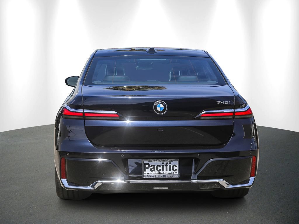 Used 2026 BMW 740i RWD image 5
