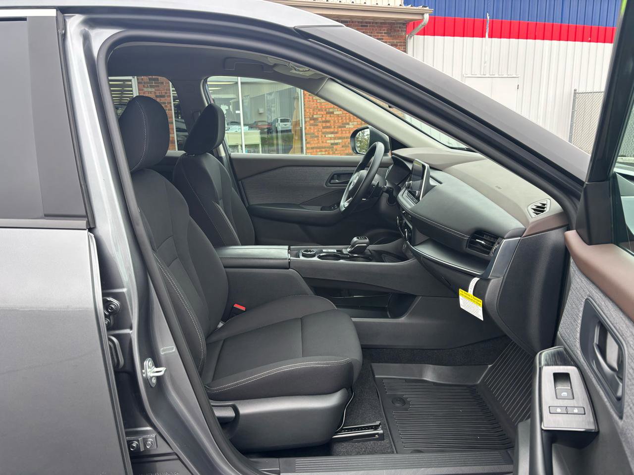 Used 2023 Nissan Rogue S AWD/4WD image 13