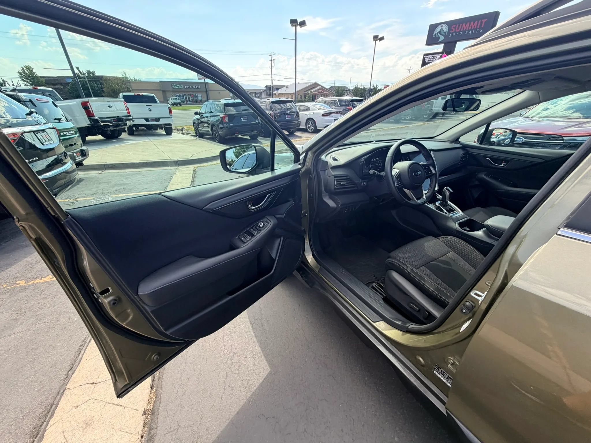 Used 2023 Subaru Outback Premium AWD/4WD image 10