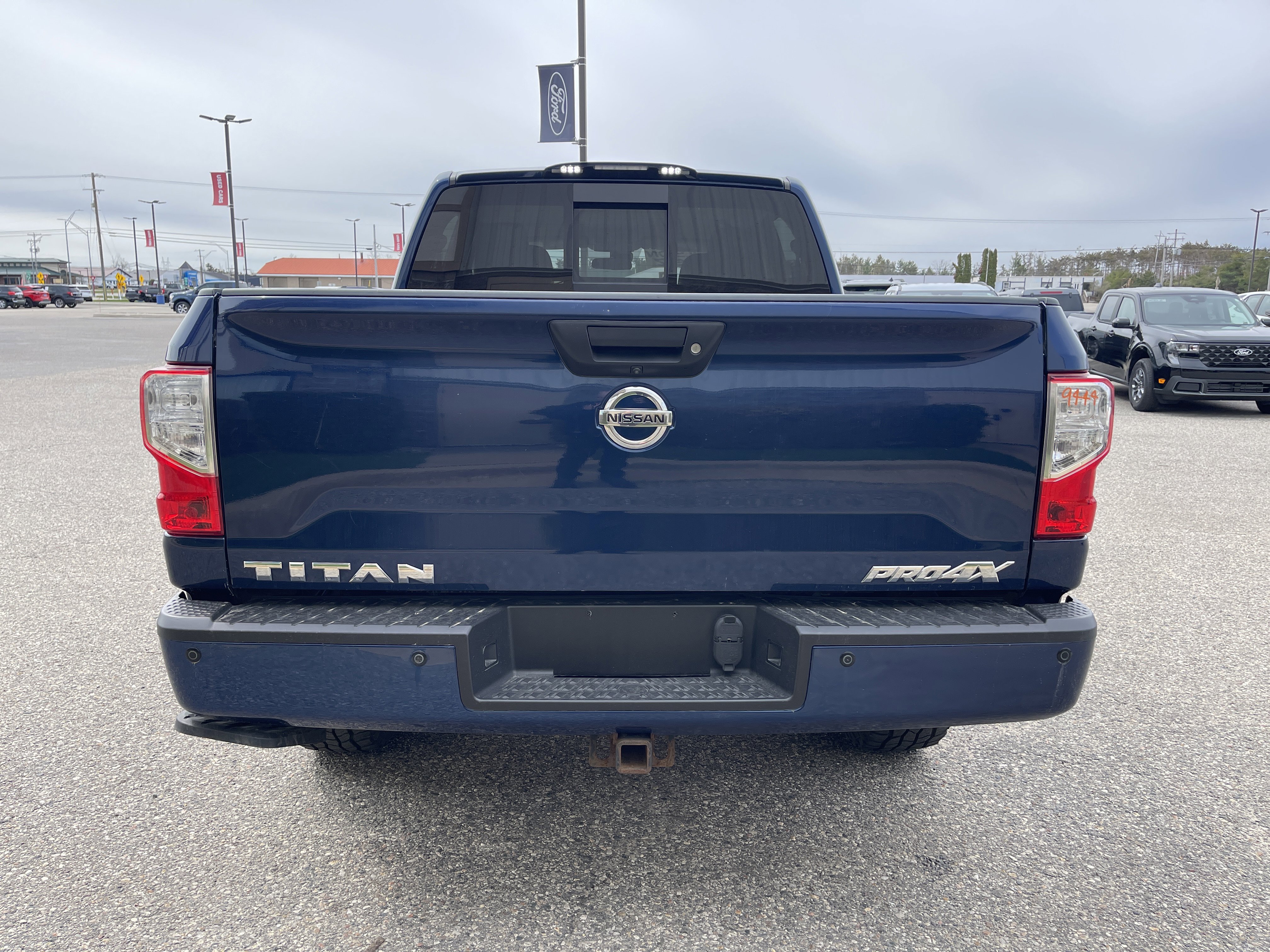Used 2018 Nissan Titan PRO-4X AWD/4WD image 5