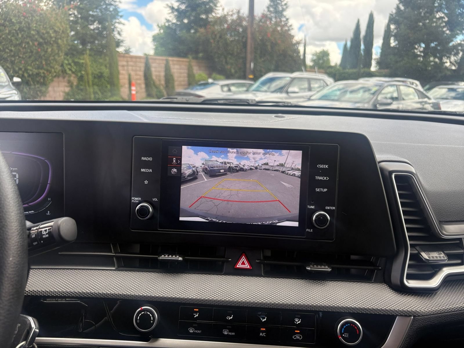 Used 2025 Kia Sportage LX FWD image 23