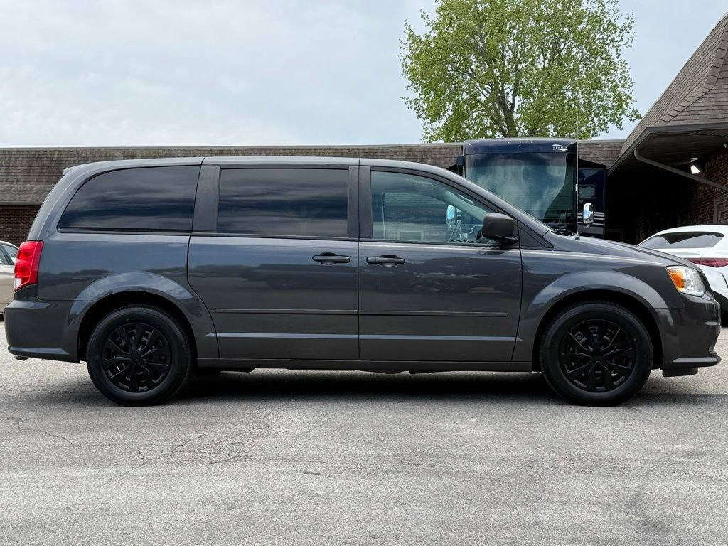 Used 2016 Dodge Grand Caravan SE w/ Quick Order Package 29E SE FWD image 6