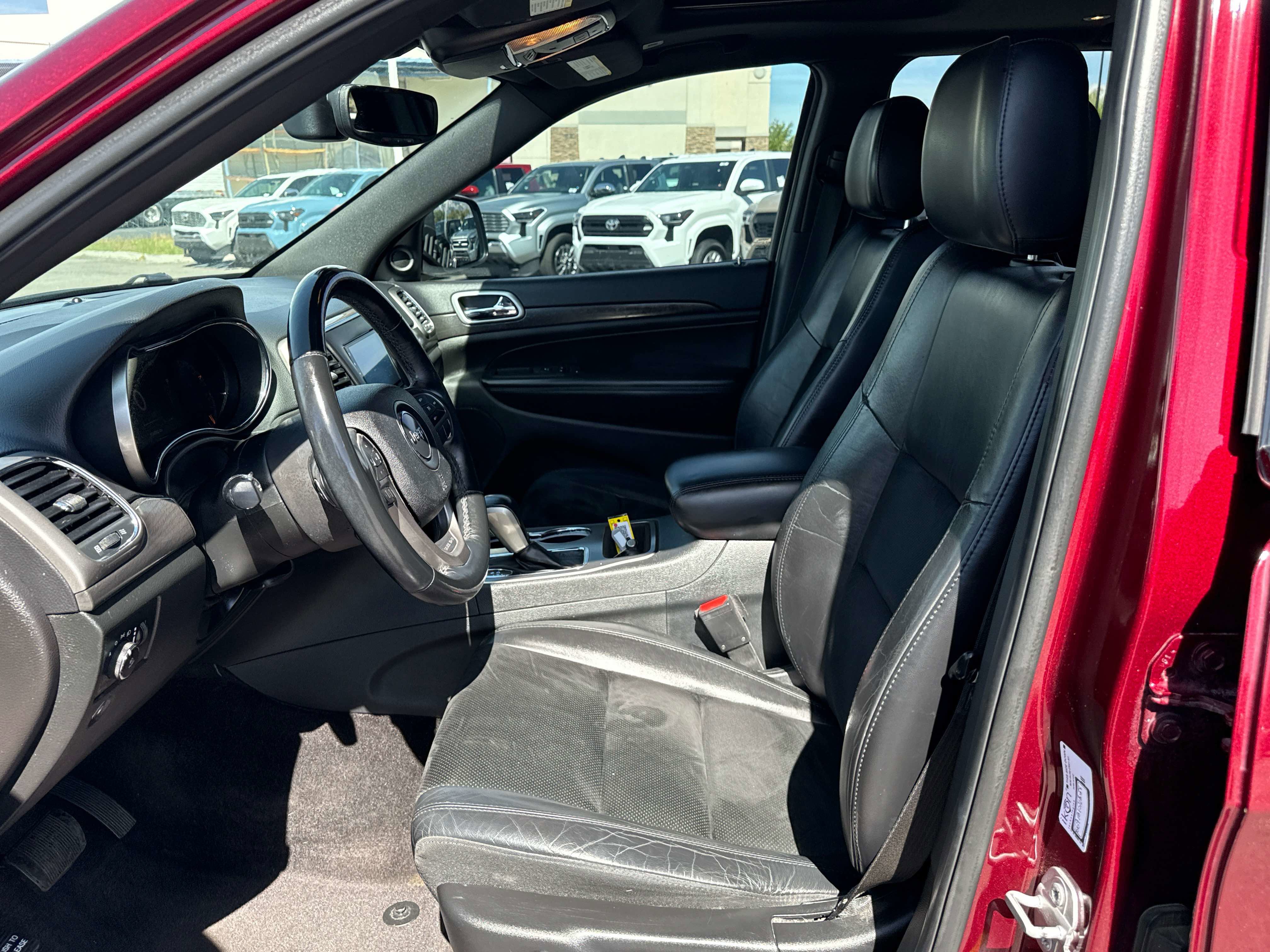 Used 2018 Jeep Grand Cherokee Altitude AWD/4WD image 11