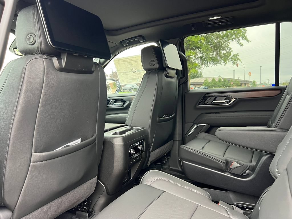 New 2026 GMC Yukon XL Denali w/ Denali Reserve Package AWD/4WD image 34