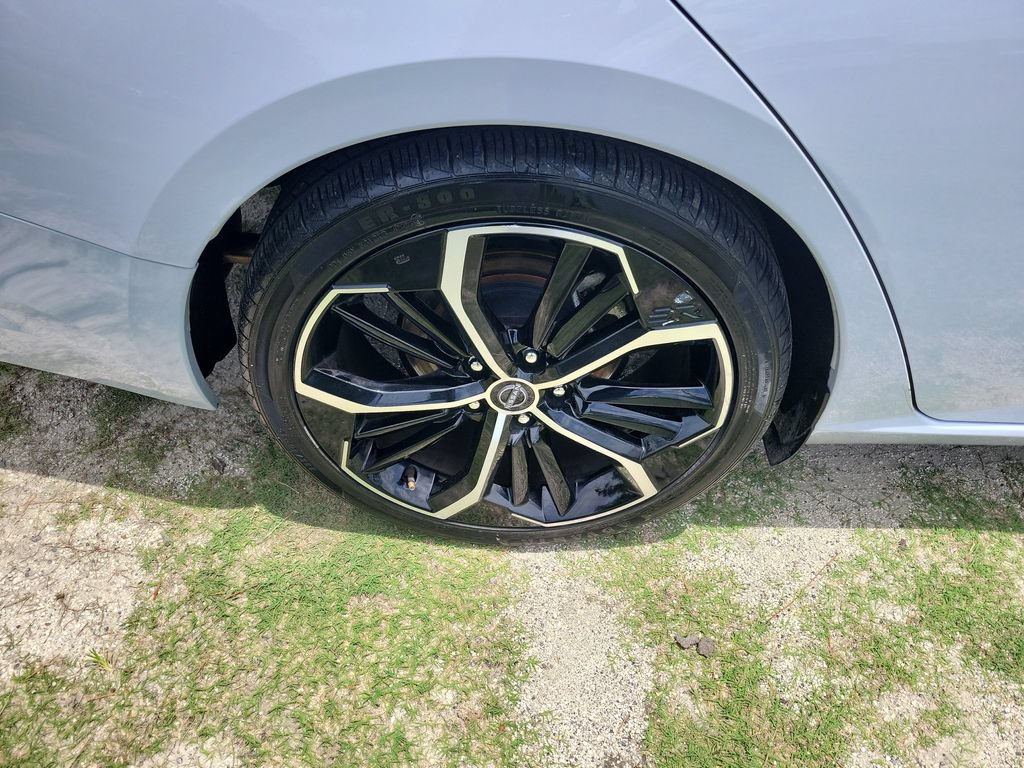Used 2024 Nissan Altima 2.5 SR FWD image 8