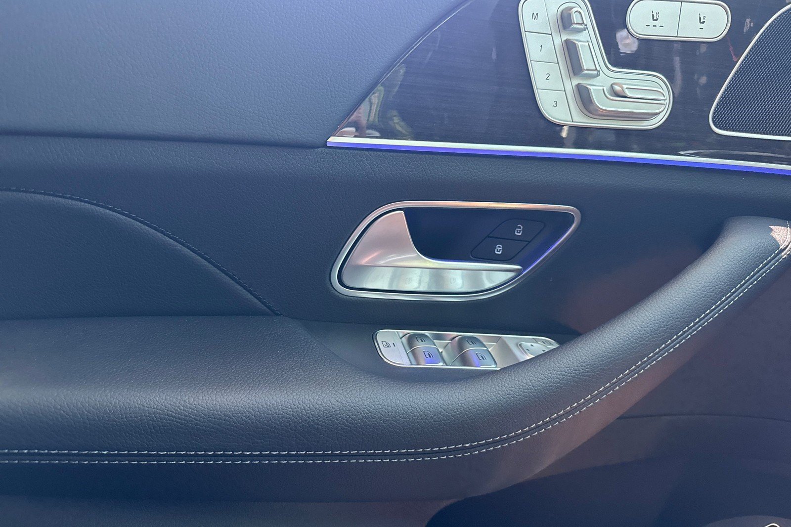 New 2026 Mercedes-Benz GLE 450e 4MATIC image 13