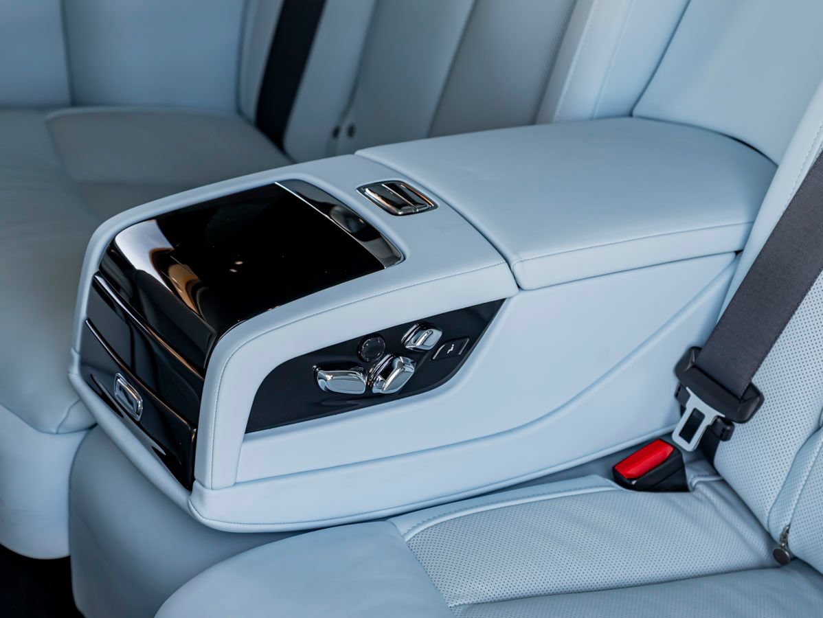 Used 2023 Rolls-Royce Phantom Sedan w/ The Phantom Package RWD image 19