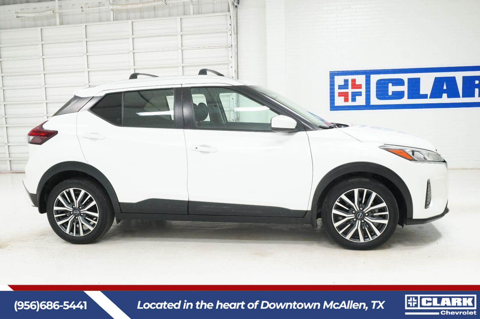 Used 2023 Nissan Kicks SV w/ Exterior Package FWD image 4