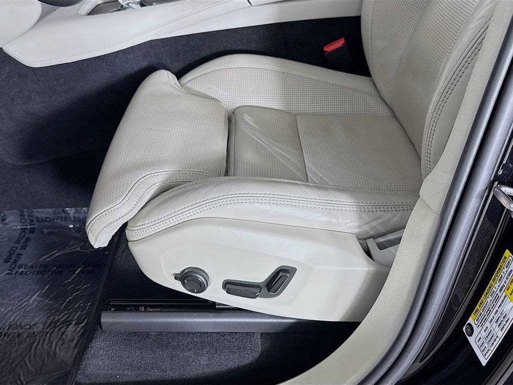 Certified 2023 Volvo XC90 B6 Ultimate w/ Protection Package Premier image 20