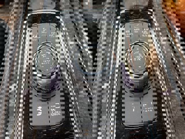 Used 2023 Nissan Armada Platinum w/ Captain's Chairs Package image 15