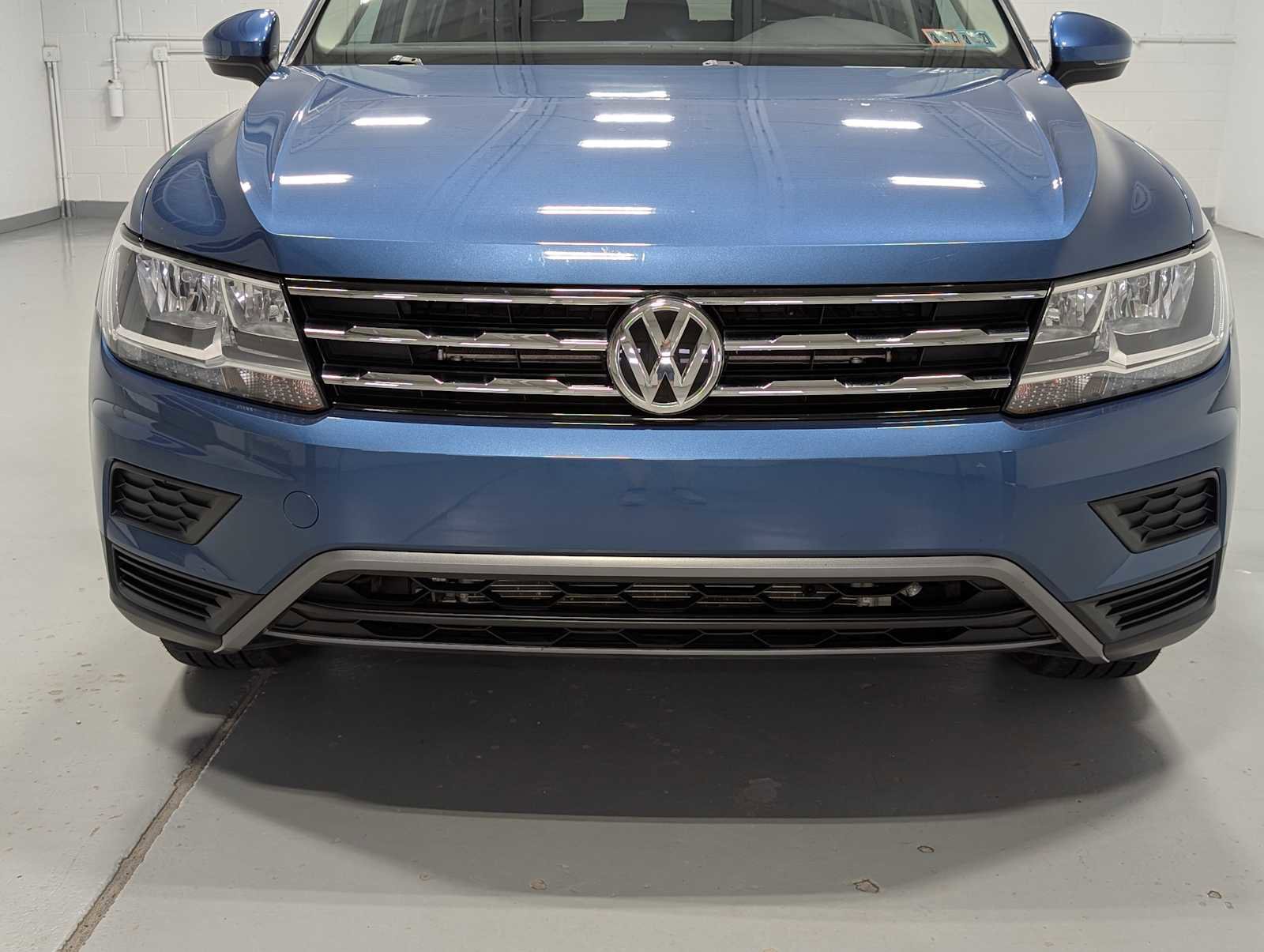 Used 2018 Volkswagen Tiguan S FWD image 2
