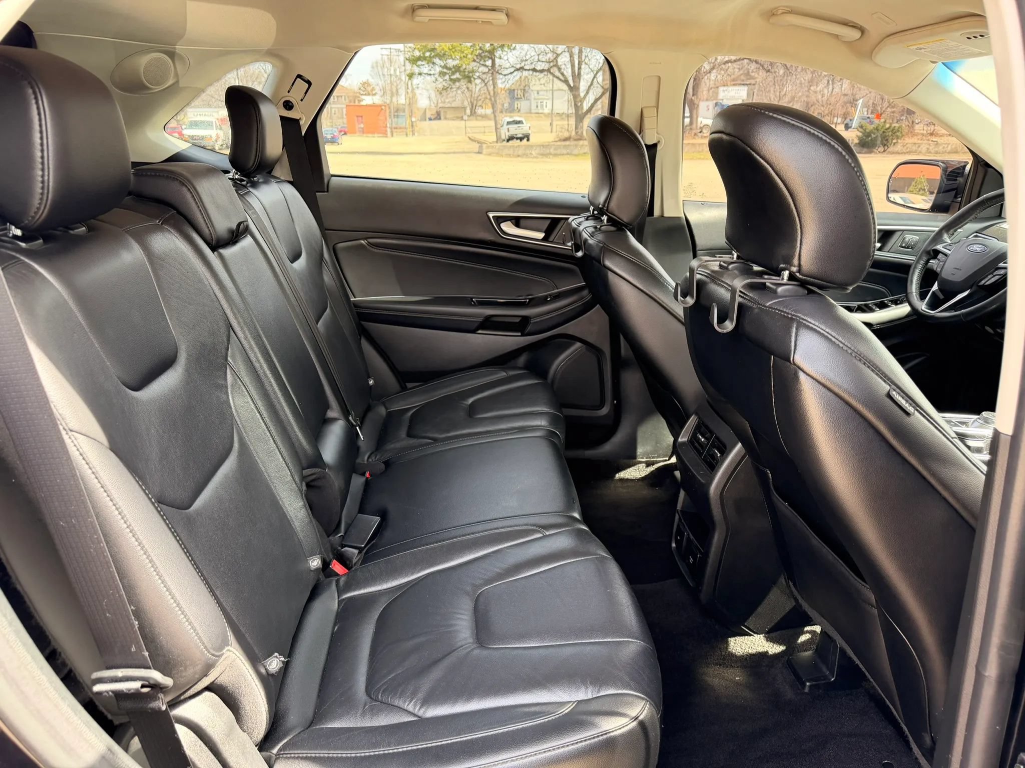 Used 2019 Ford Edge Titanium AWD/4WD image 18