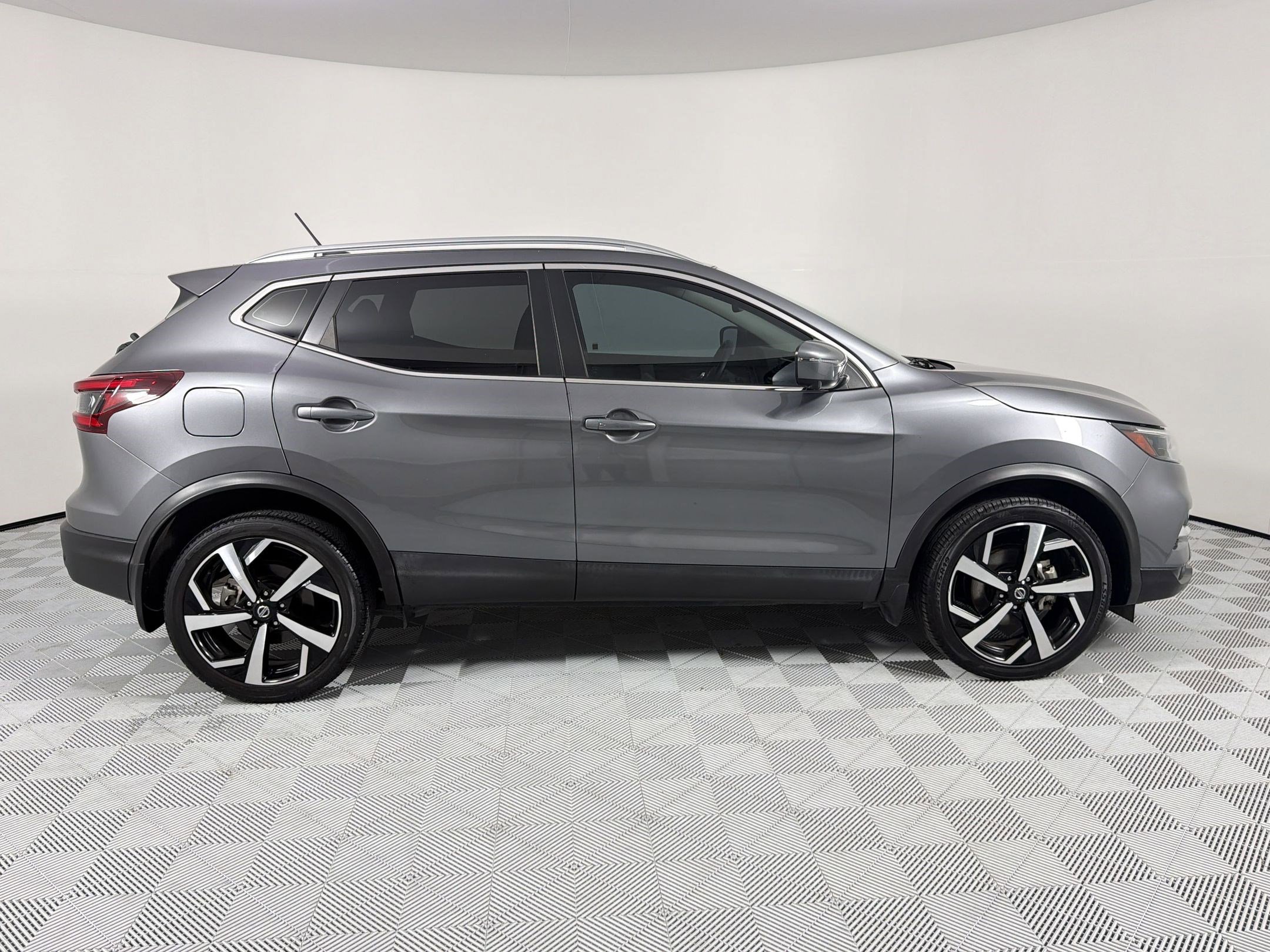 Used 2022 Nissan Rogue Sport SL w/ Premium Package AWD/4WD image 8