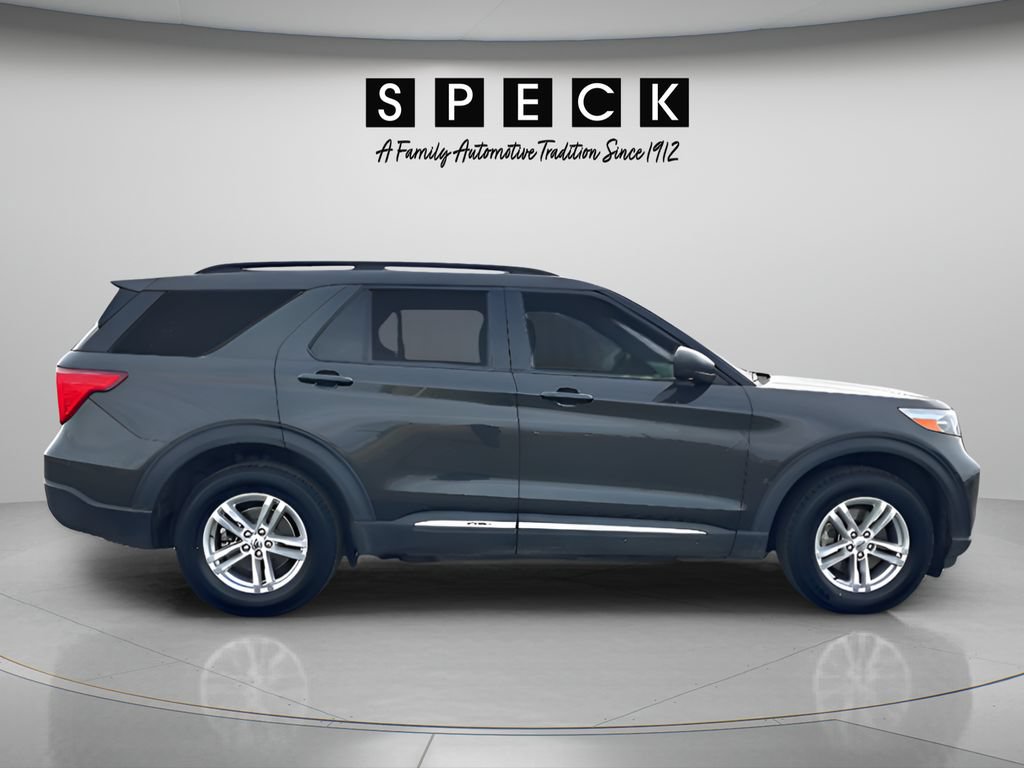 Used 2022 Ford Explorer XLT AWD/4WD image 6