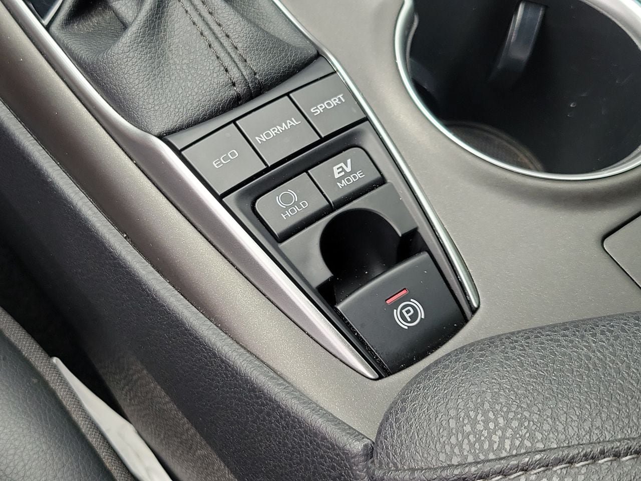 Used 2022 Toyota Camry XLE w/ Navigation Upgrade Package FWD image 28