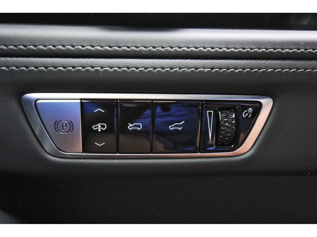 New 2026 Cadillac Escalade IQ Sport 2 w/ LPO, ONYX Package AWD/4WD image 15