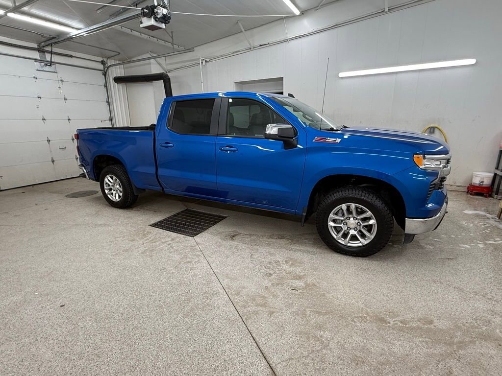 Used 2024 Chevrolet Silverado 1500 LT image 3