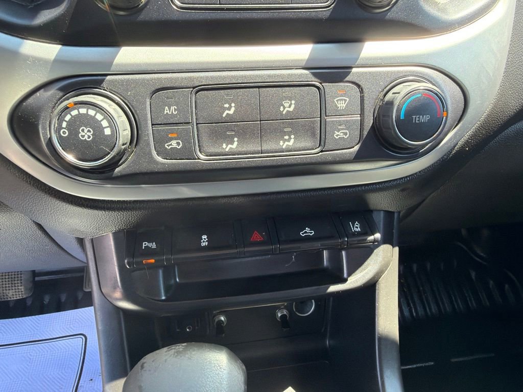 Used 2022 Chevrolet Colorado LT w/ Fleet Safety Package AWD/4WD image 16