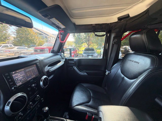 Used 2013 Jeep Wrangler Unlimited Rubicon w/ Dual Top Group AWD/4WD image 27
