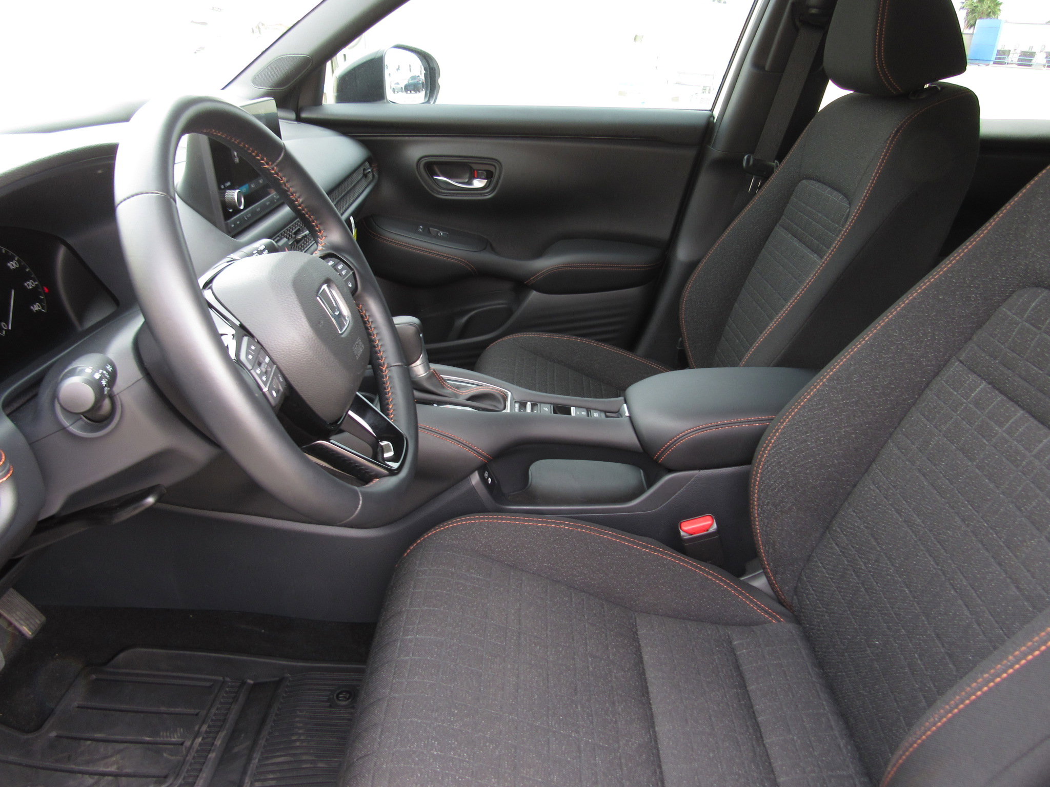 Used 2025 Honda HR-V Sport image 14