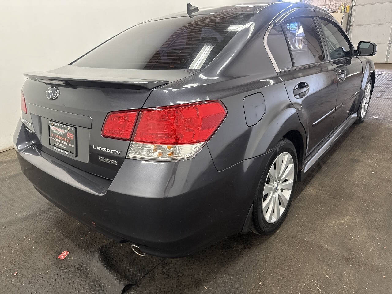 Used 2011 Subaru Legacy 3.6R Limited AWD/4WD image 2