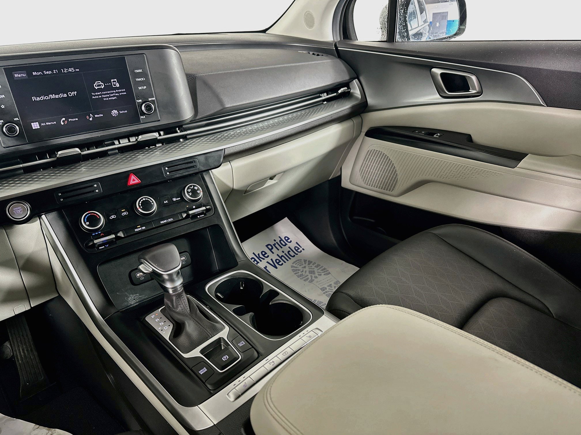 Certified 2024 Kia Carnival LX FWD image 22