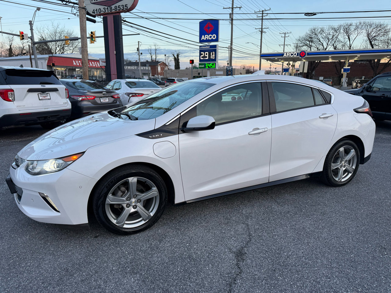 Used 2017 Chevrolet Volt Premier w/ Driver Confidence II Package image 9