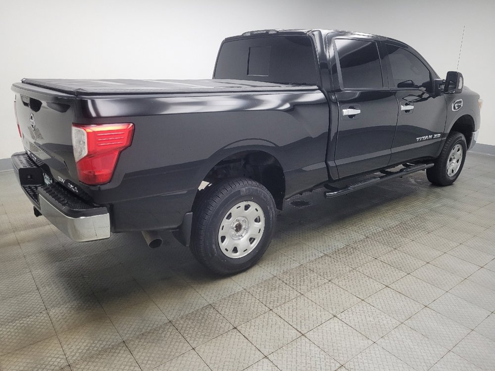 Used 2017 Nissan Titan SV image 10