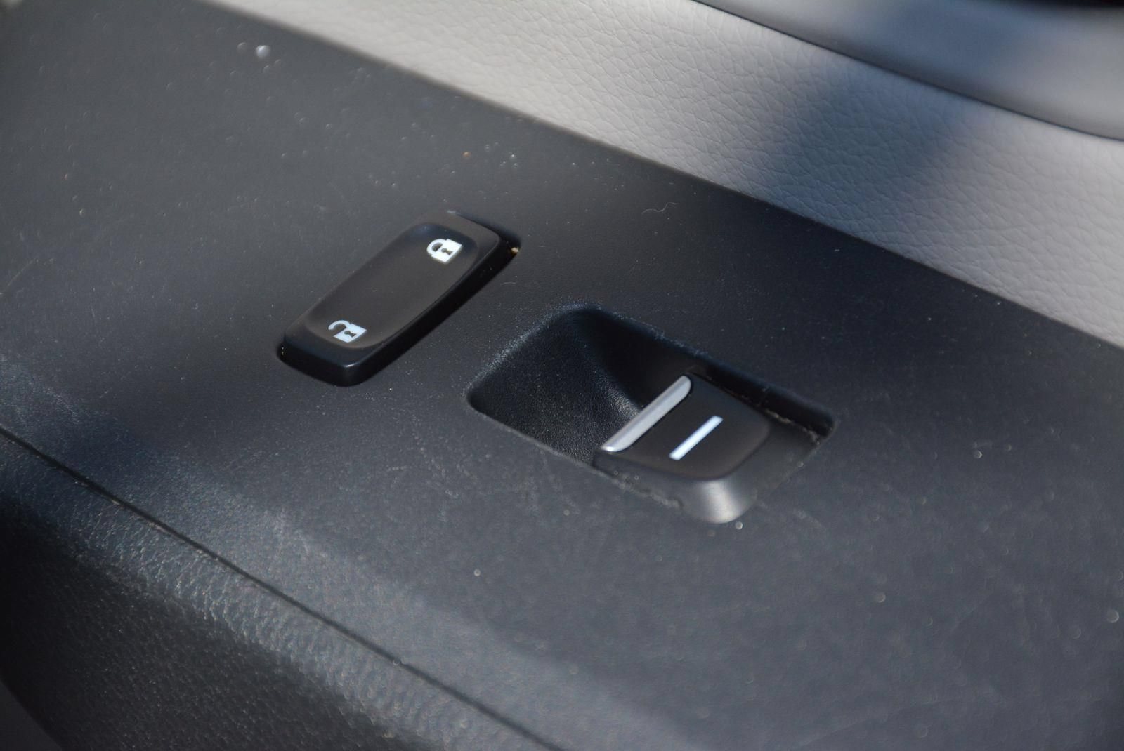 Used 2023 Honda Pilot LX image 23