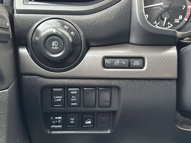 Used 2021 Nissan Titan PRO-4X w/ Pro-4x Convenience Package image 18