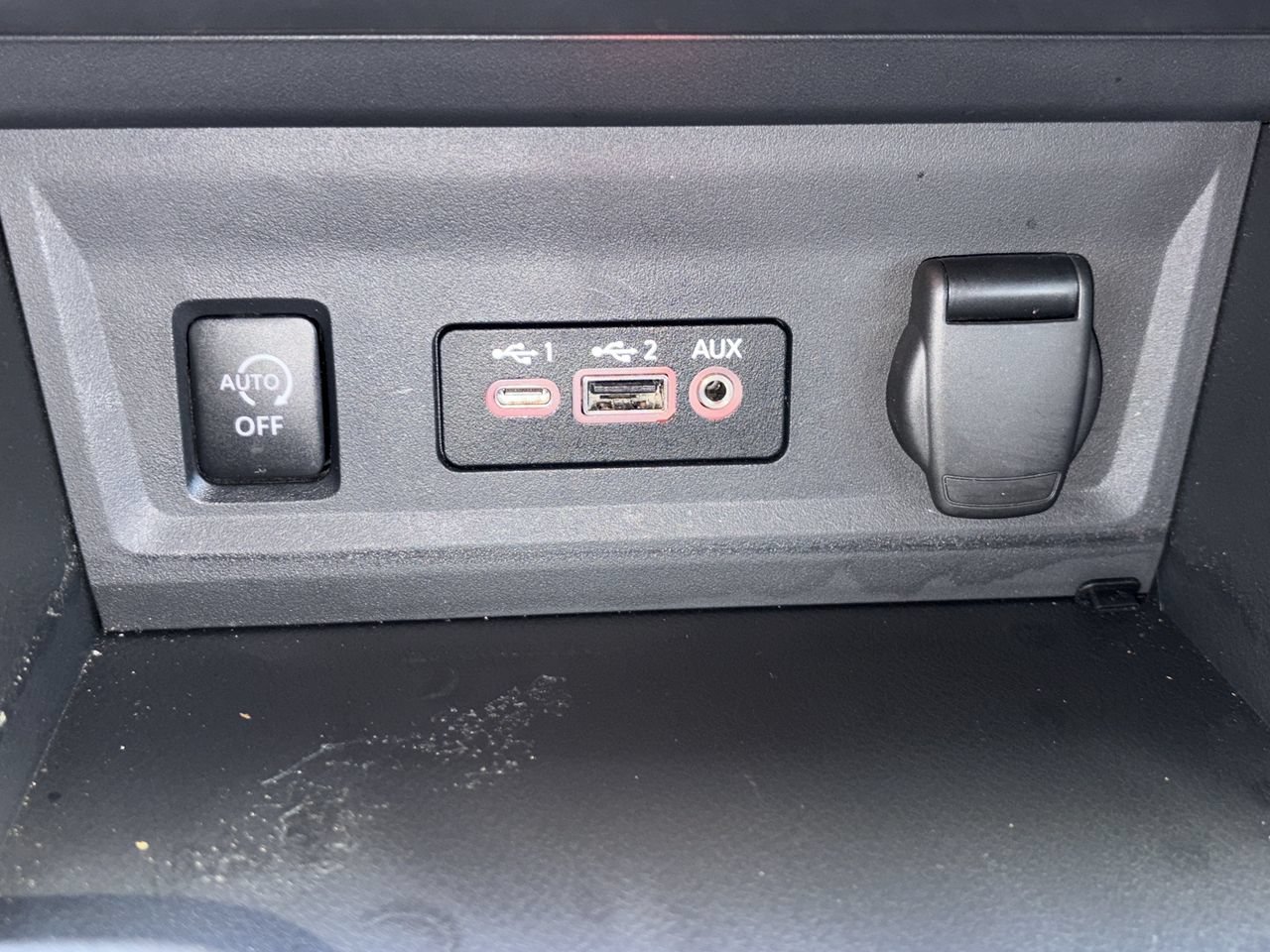Used 2024 Nissan Sentra SR w/ SR Premium Package FWD image 7