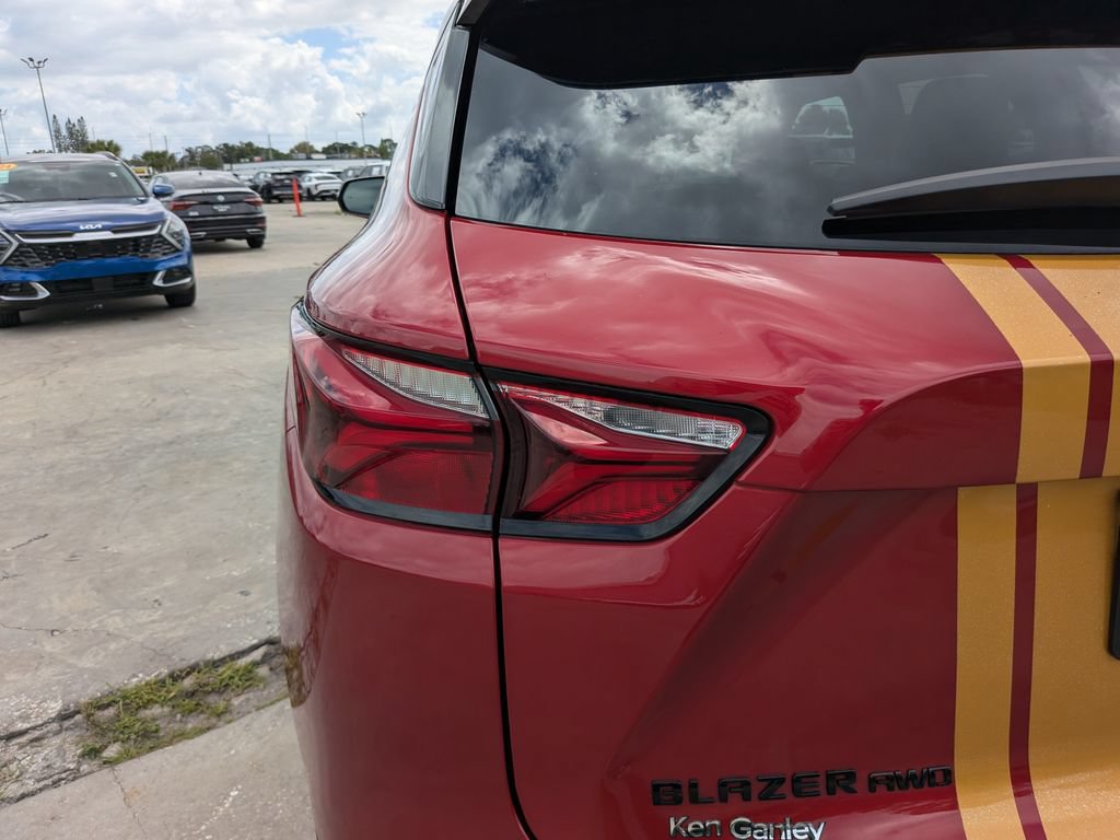 Used 2021 Chevrolet Blazer RS w/ Enhanced Convenience Package AWD/4WD image 11
