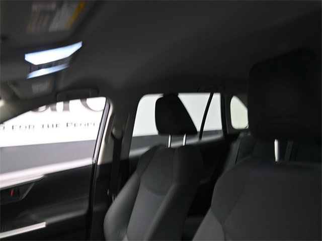 Used 2019 Toyota RAV4 LE image 17