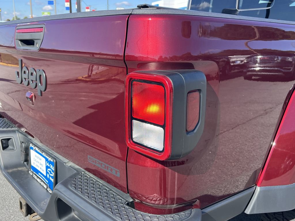 Used 2021 Jeep Gladiator Sport image 22