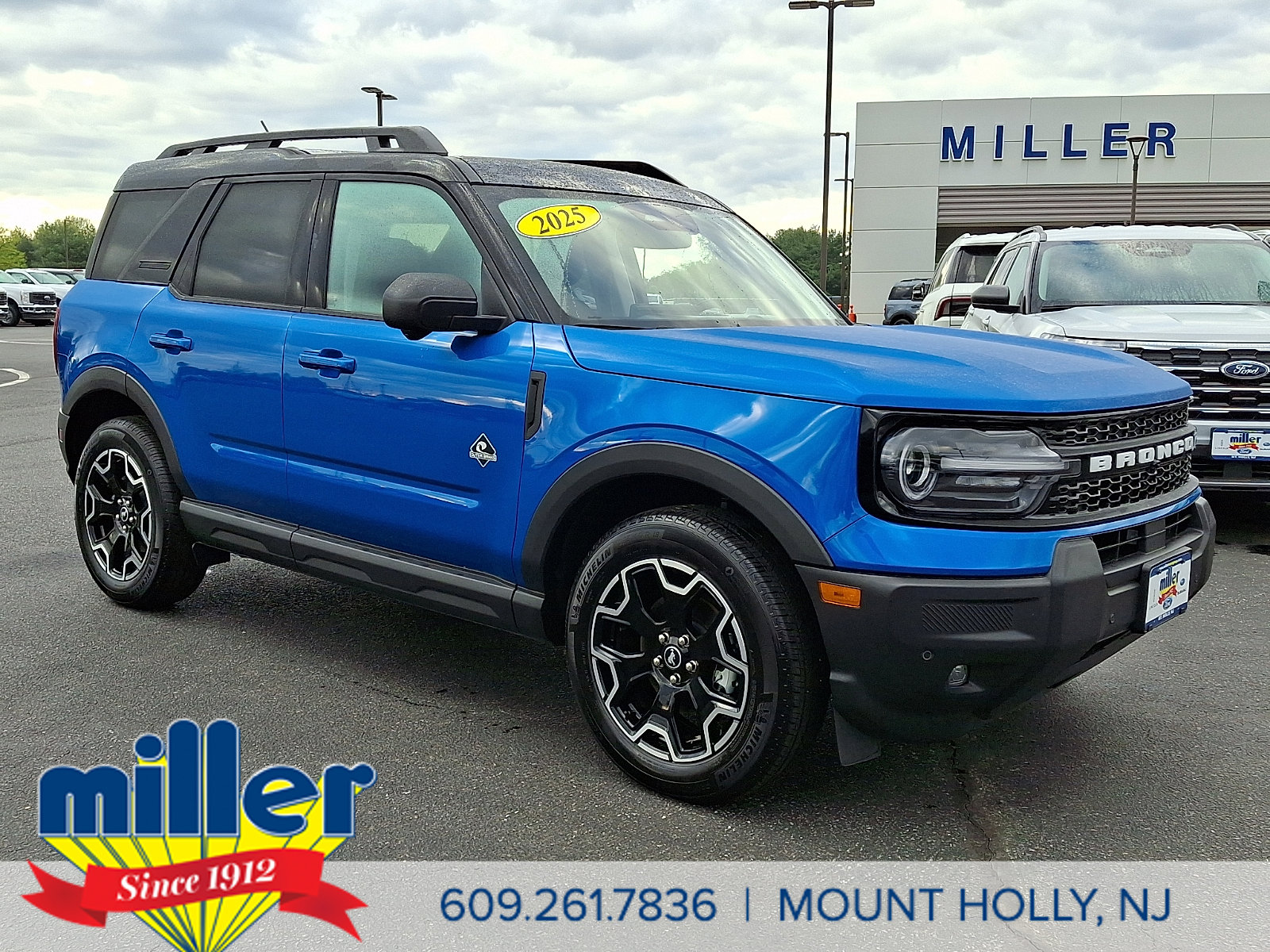 Used 2025 Ford Bronco Sport Outer Banks w/ Outer Banks Tech Package+ AWD/4WD image 1