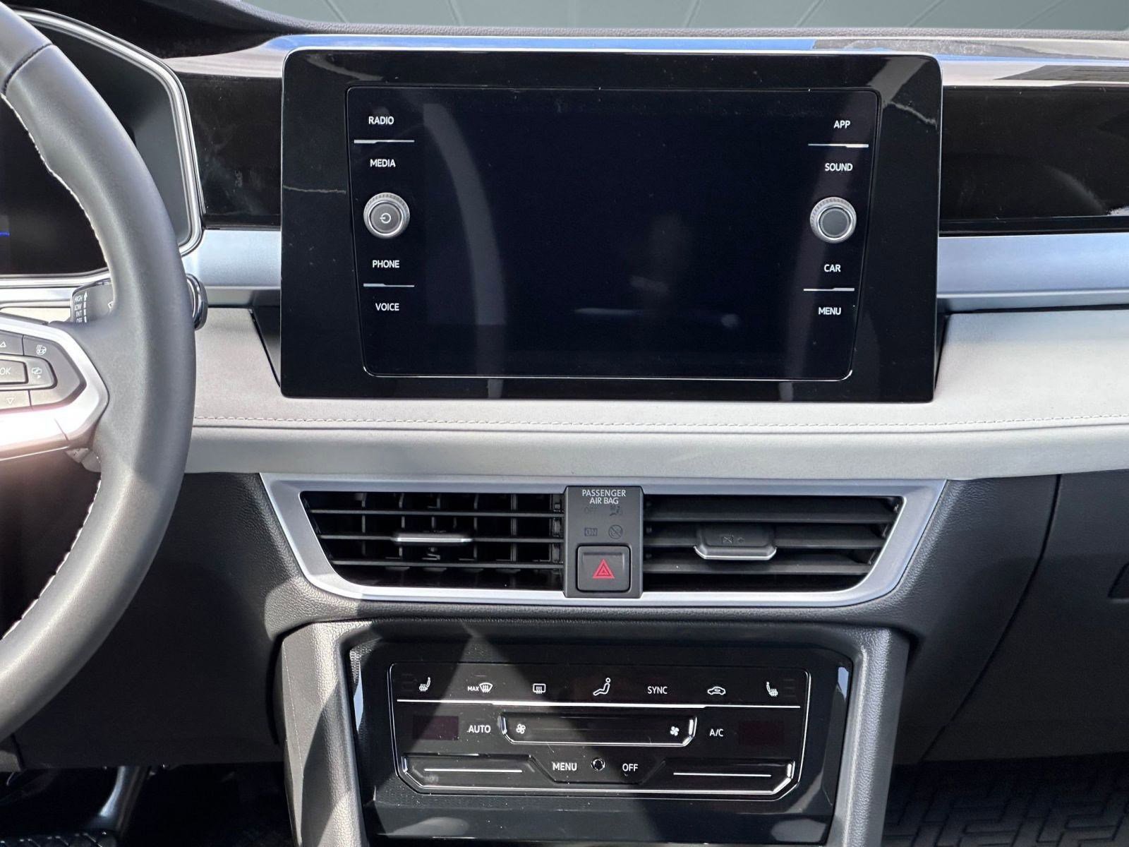 New 2026 Volkswagen Taos SE image 23