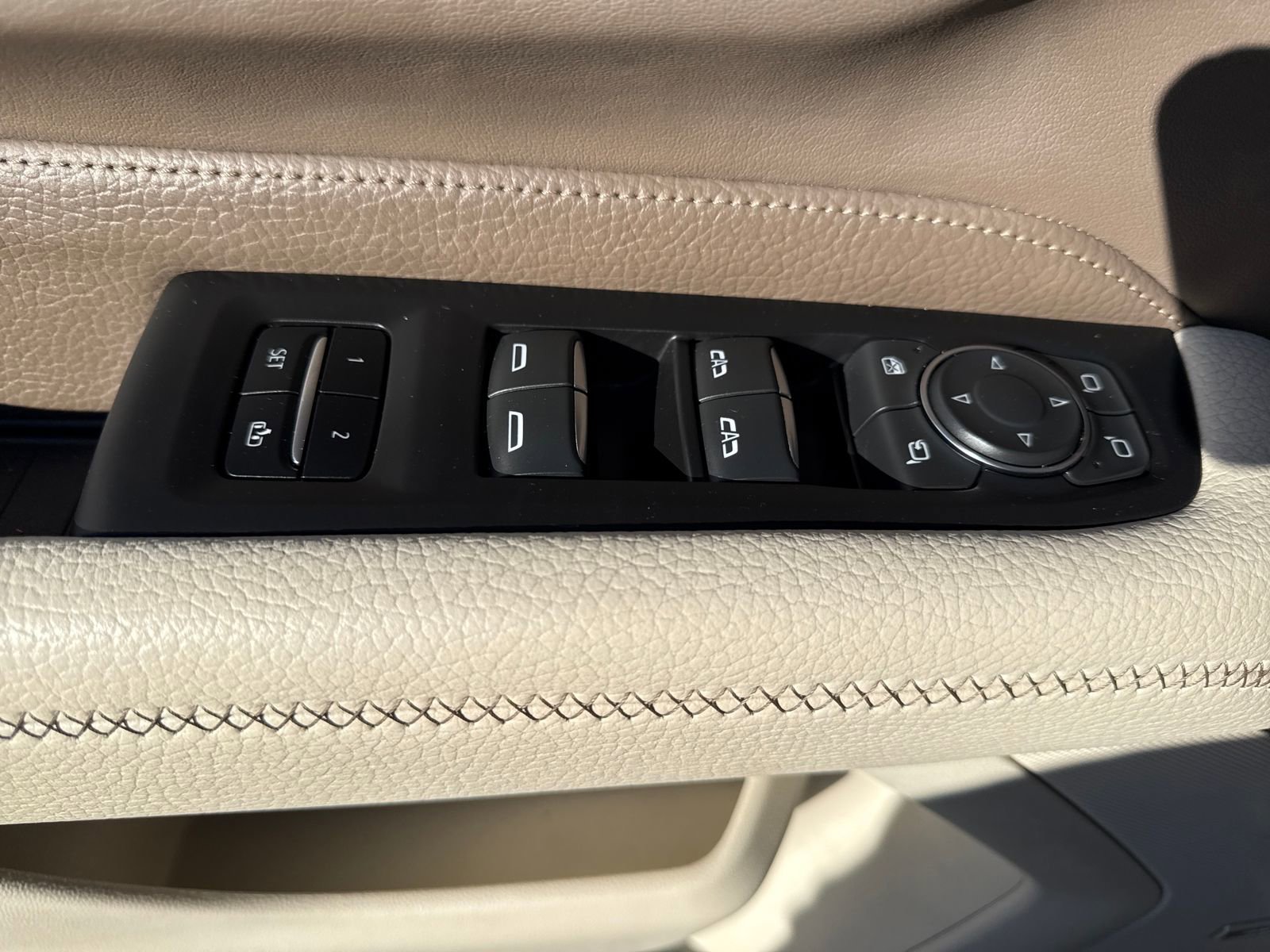 Used 2023 GMC Yukon Denali image 11