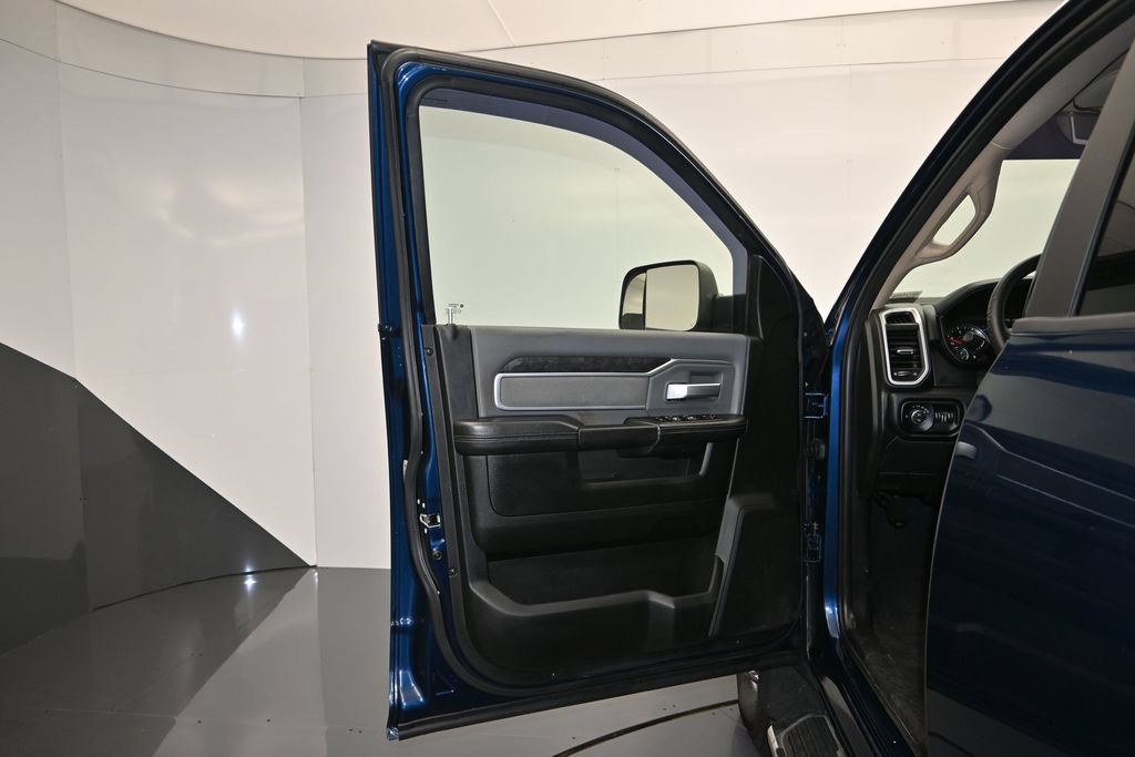 Used 2020 RAM 3500 Big Horn w/ Level 1 Equipment Group AWD/4WD image 10