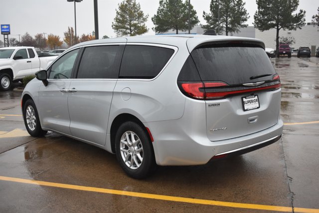 New 2026 Chrysler Pacifica Select image 8
