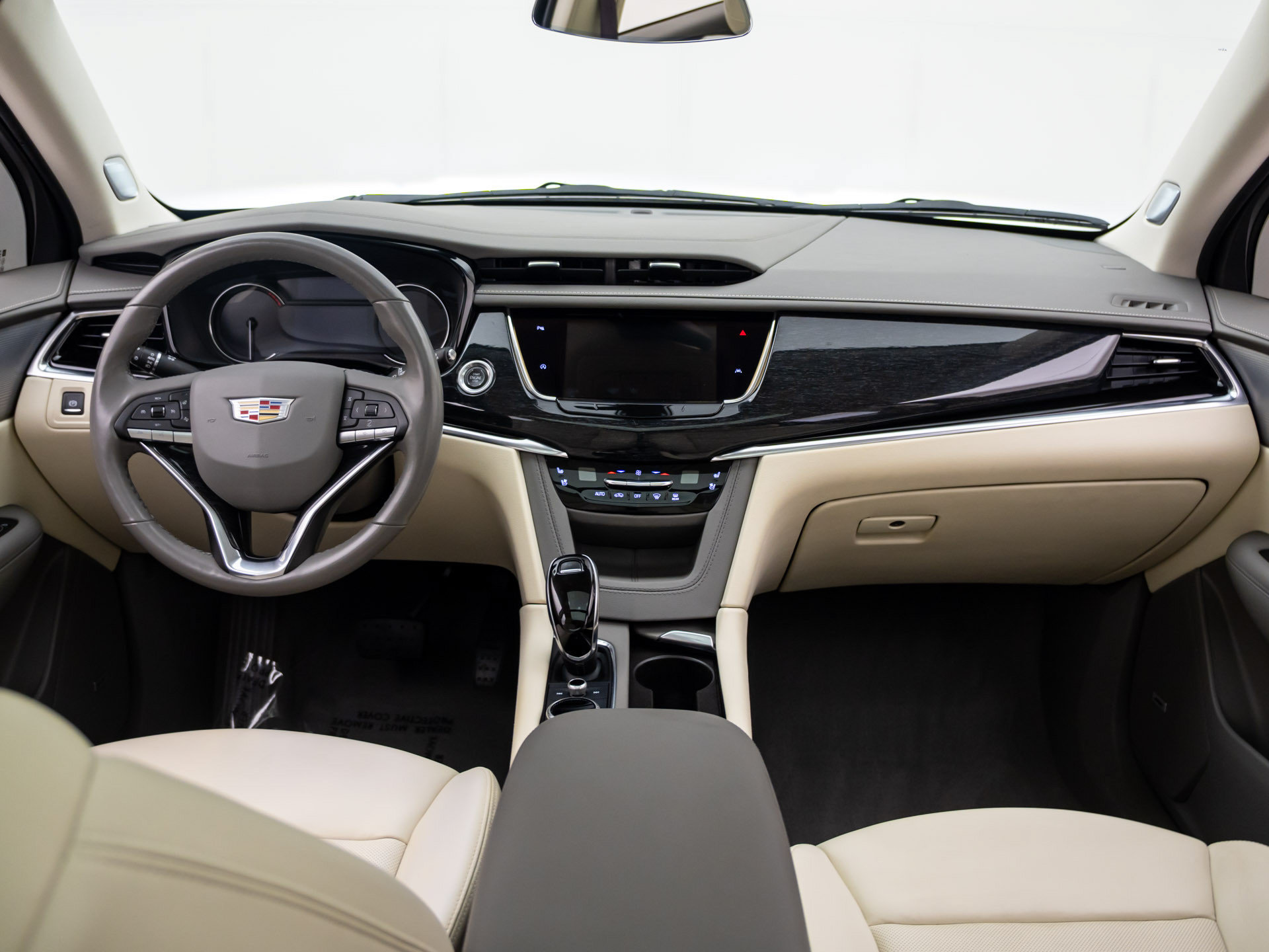 Used 2023 Cadillac XT6 Premium Luxury AWD/4WD image 9