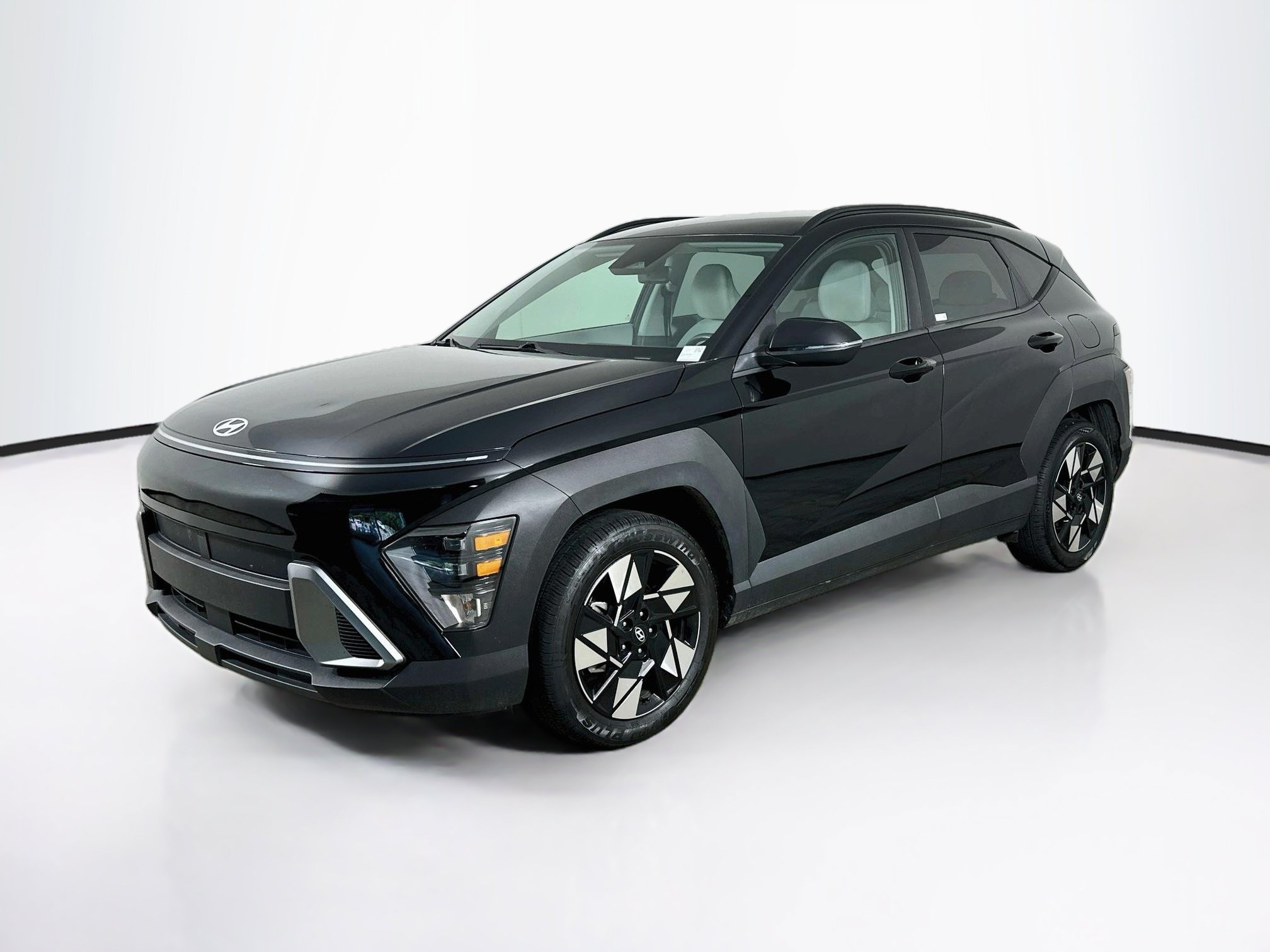 Used 2025 Hyundai Kona SEL FWD image 3