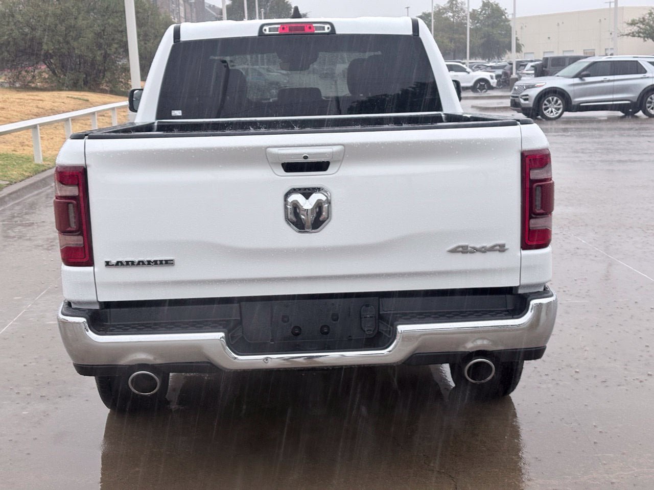 Used 2024 RAM 1500 Laramie AWD/4WD image 5