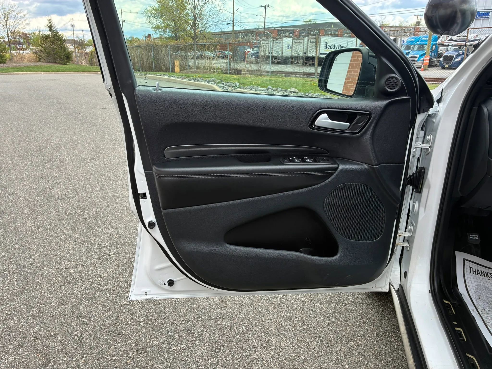 Used 2023 Dodge Durango SXT image 8