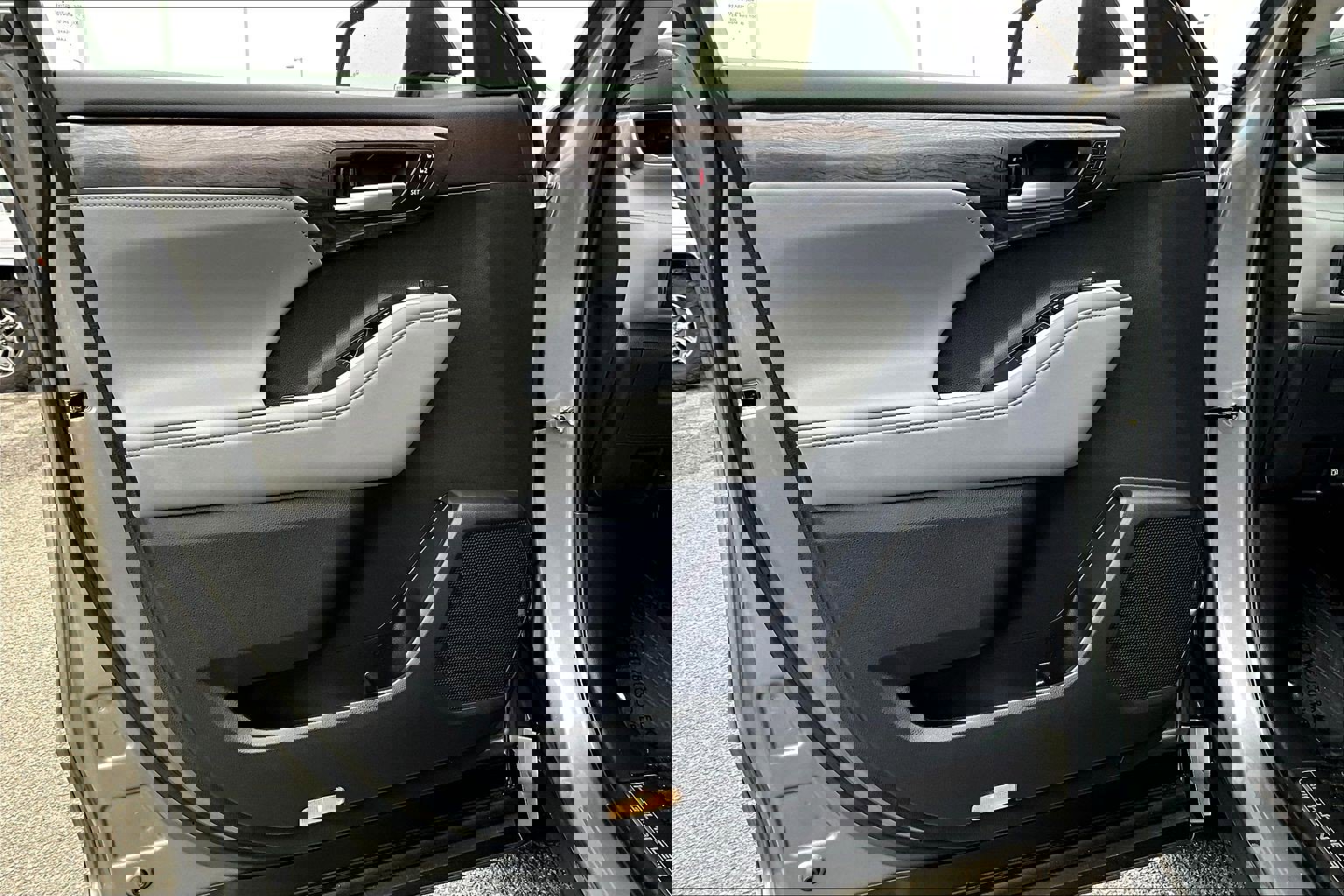 Used 2026 Toyota Highlander Platinum image 22