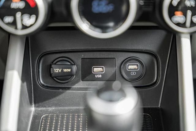 Used 2021 Hyundai Venue SEL w/ Premium Package image 21