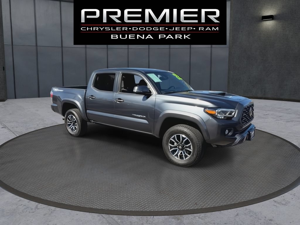 Used 2022 Toyota Tacoma TRD Sport w/ Technology Package RWD image 4